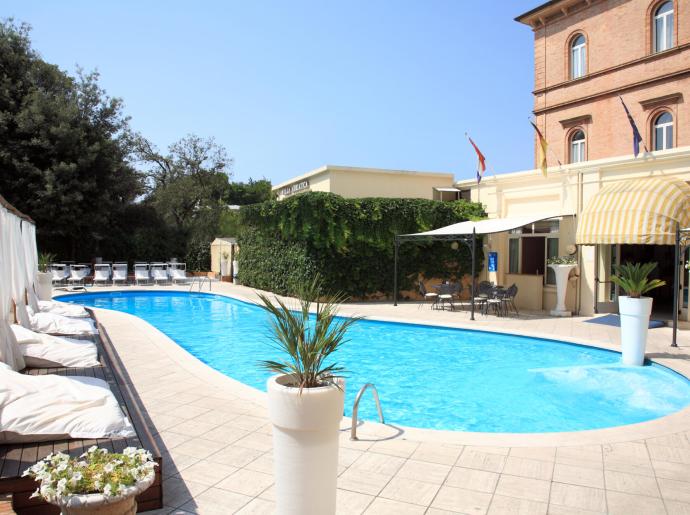 villaadriatica de angebot-juli-urlaub-in-rimini-mit-halbpension 006