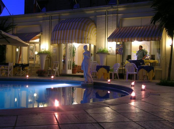 villaadriatica de angebot-urlaub-in-rimini-strand-inbegriffen-und-freie-eintrittskarten-fuer-parks 007